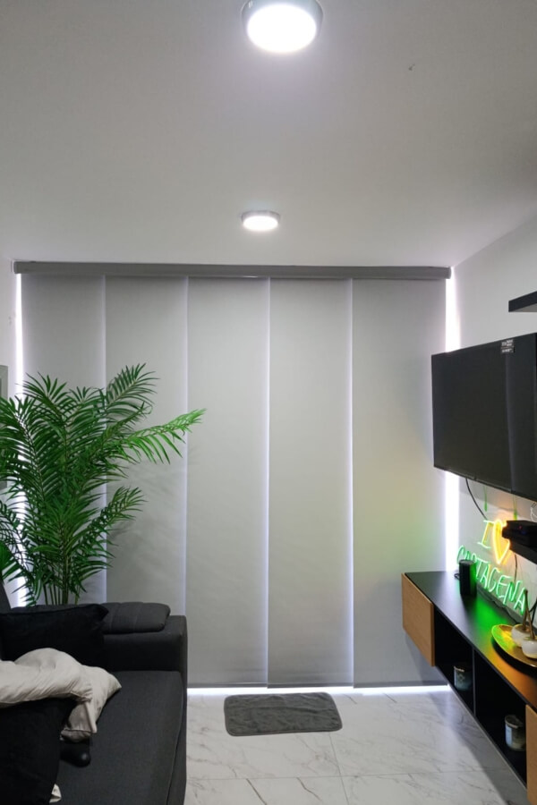 Panel japonés en tela blackout en Barranquilla
